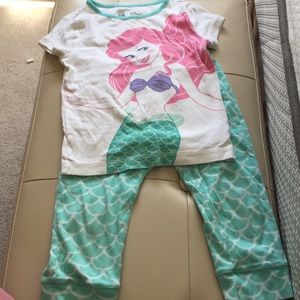 Girls Disney size 6 Ariel pajamas